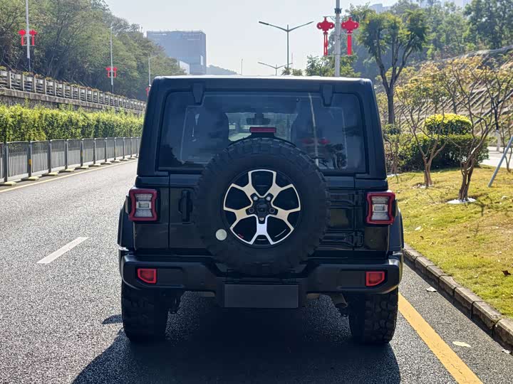 Фото 4 - Jeep Wrangler