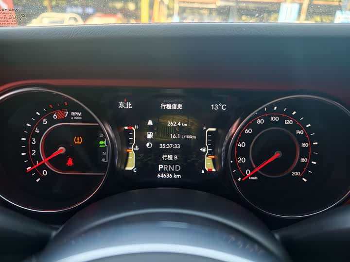 Фото 8 - Jeep Wrangler