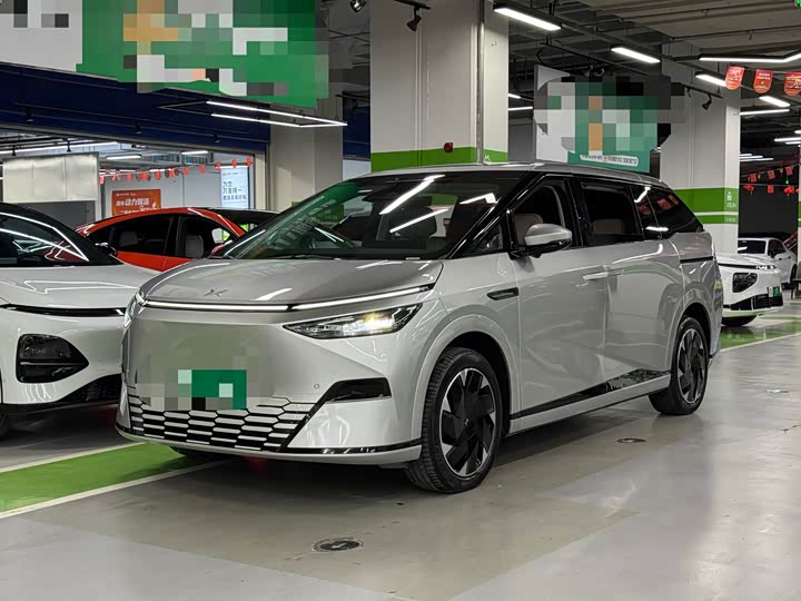 Фото 1 - XPeng X9