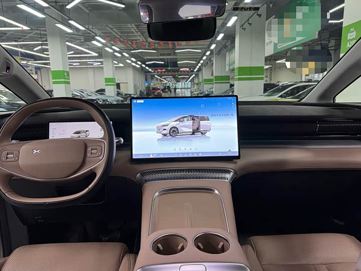 Фото 4 - XPeng X9