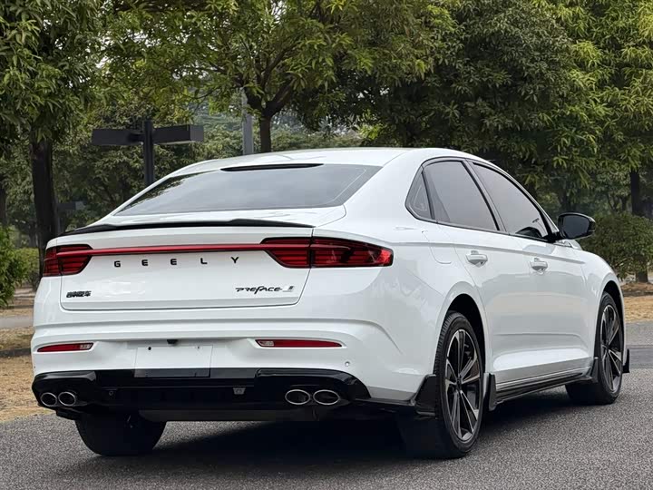 Фото 4 - Geely Preface