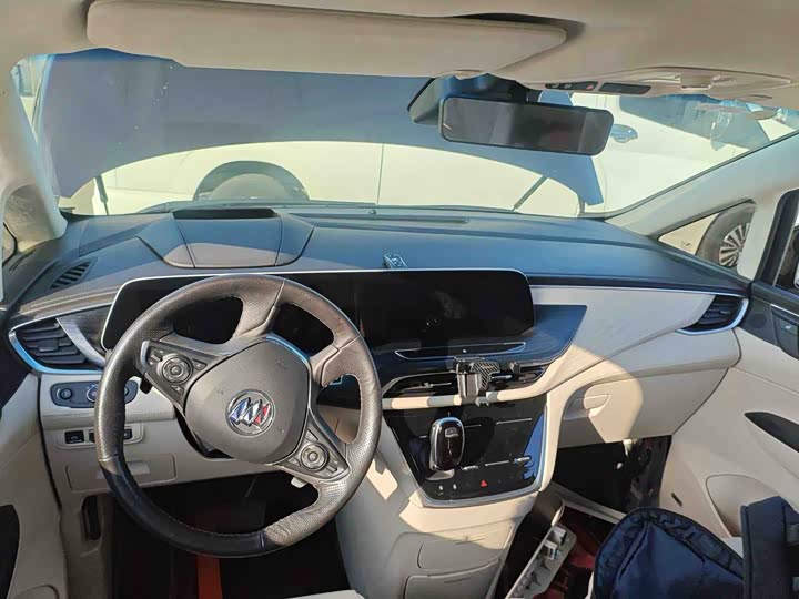 Фото 2 - Buick GL8 ES