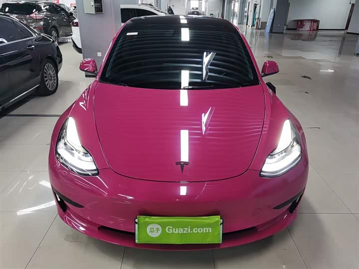 Фото 3 - Tesla Model 3