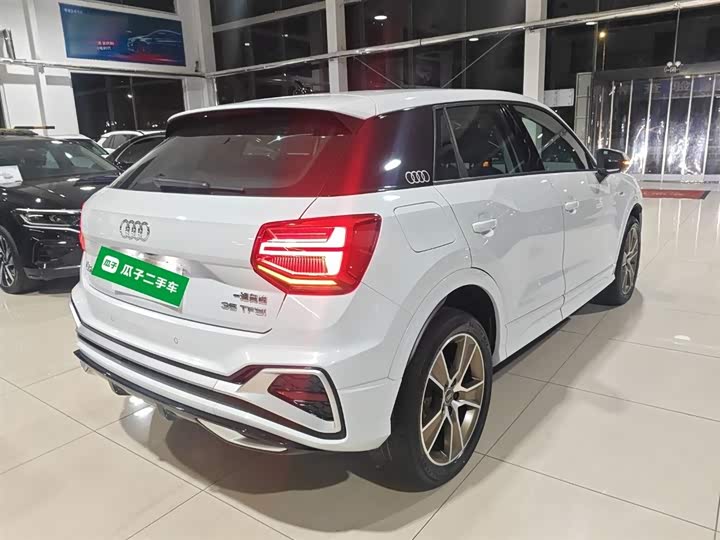 Фото 7 - Audi Q2L