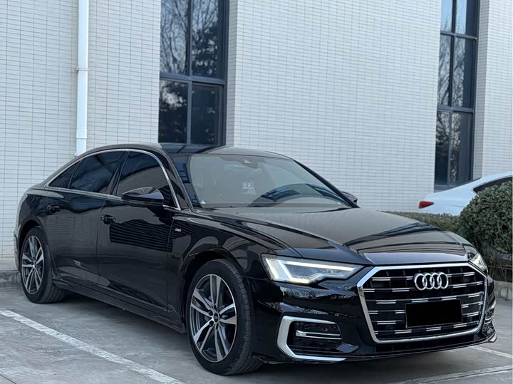 Фото 4 - Audi A6L