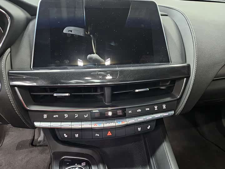 Фото 8 - Cadillac CT5