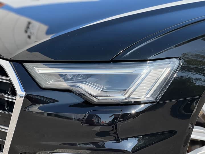 Фото 6 - Audi A6L