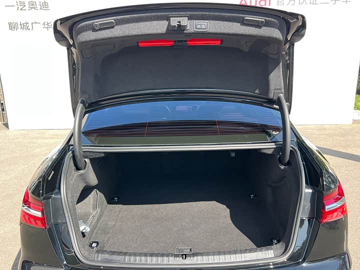 Фото 9 - Audi A6L