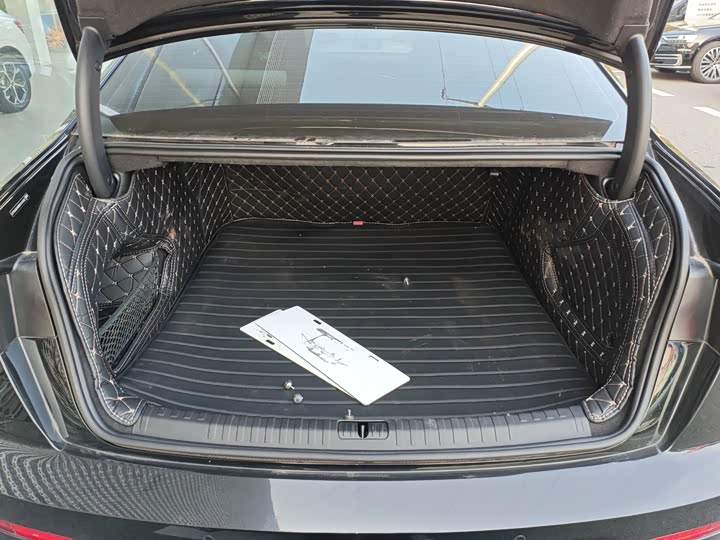 Фото 9 - Audi A6L