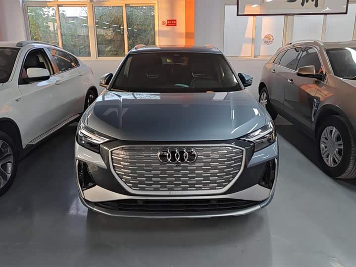 Фото 2 - Audi Q4 e-tron