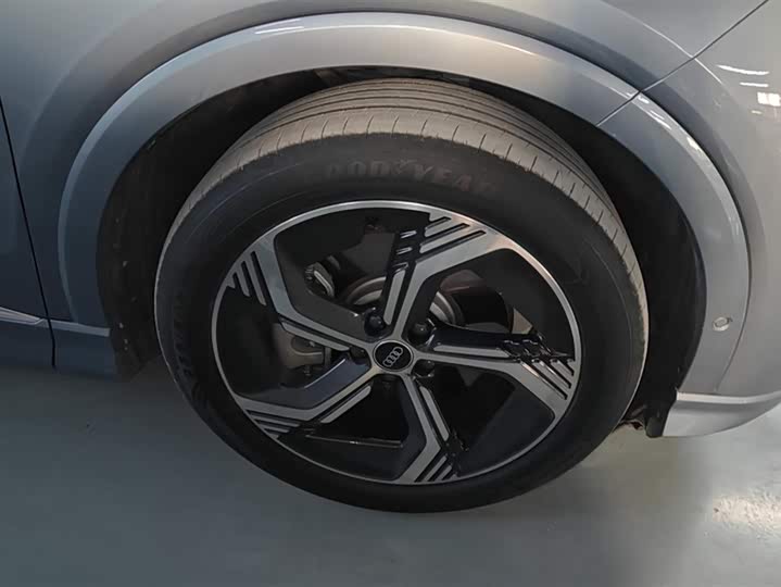 Фото 6 - Audi Q4 e-tron