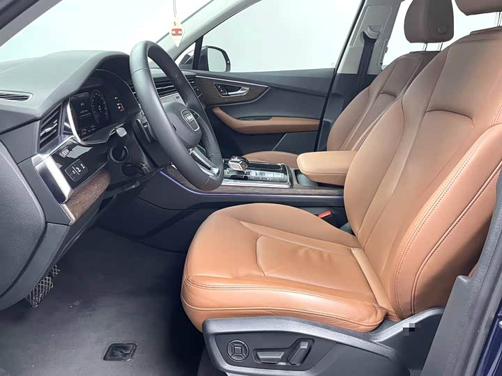 Фото 5 - Audi Q7