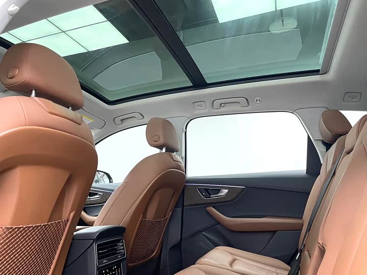 Фото 9 - Audi Q7