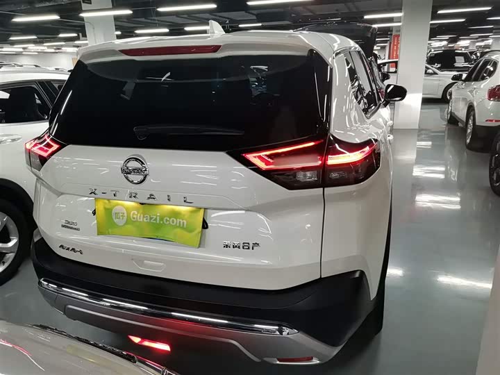 Фото 6 - Nissan X-Trail