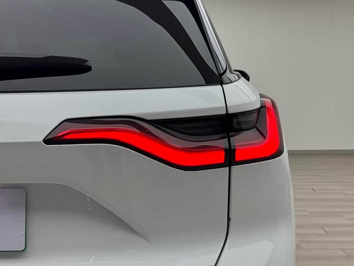 Фото 8 - Nio ES8