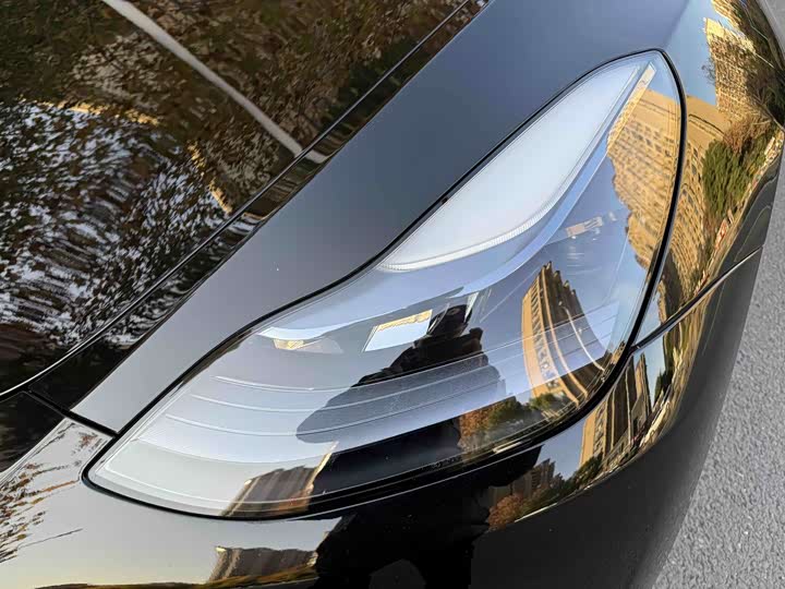 Фото 3 - Tesla Model Y