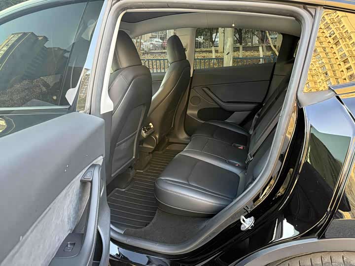 Фото 6 - Tesla Model Y