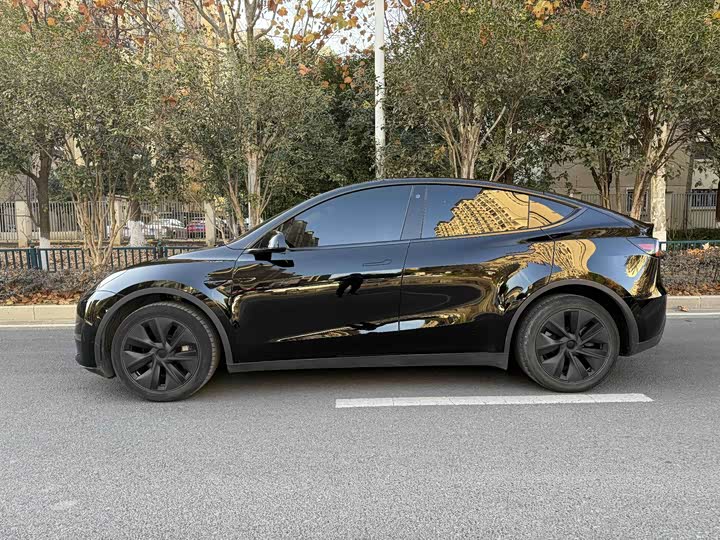 Фото 9 - Tesla Model Y