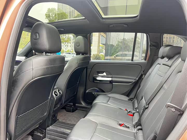 Фото 6 - Mercedes-Benz GLB-Class