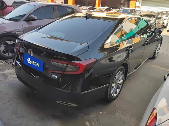 Фото 3 - Honda Accord