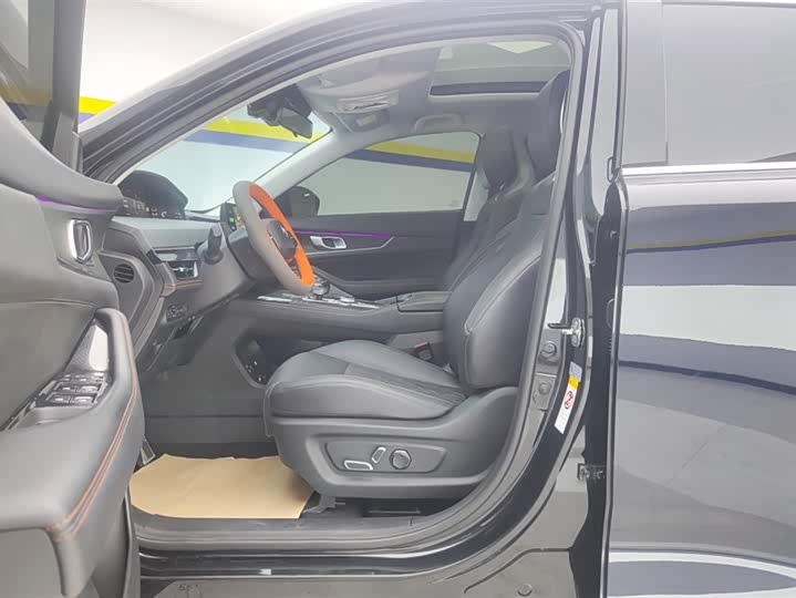 Фото 9 - Changan UNI-K Hybrid