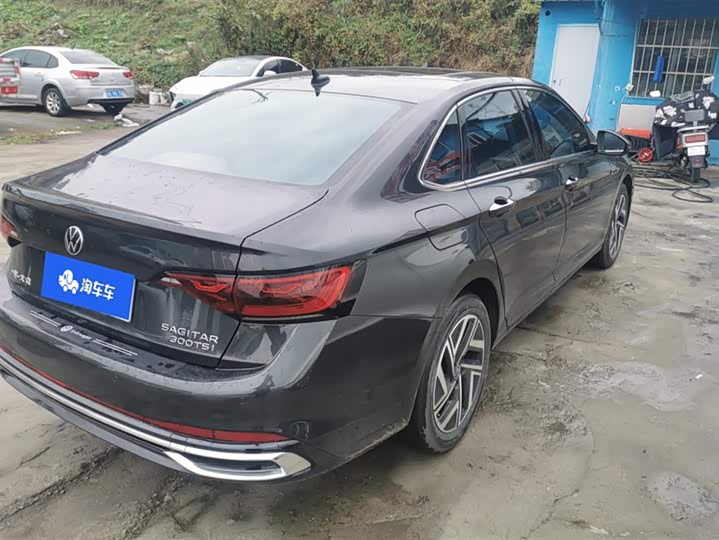 Фото 3 - Volkswagen Sagitar L