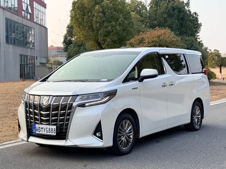 Фото 1 - Toyota Alphard