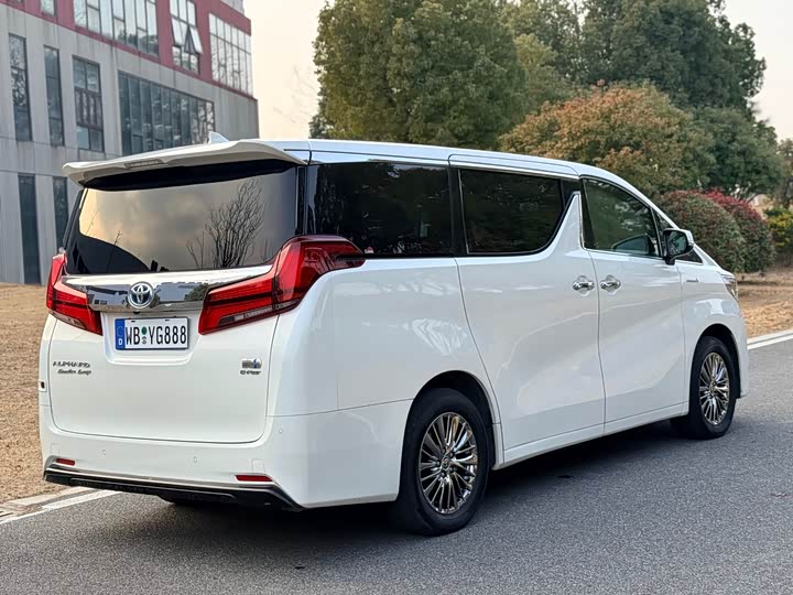 Фото 3 - Toyota Alphard