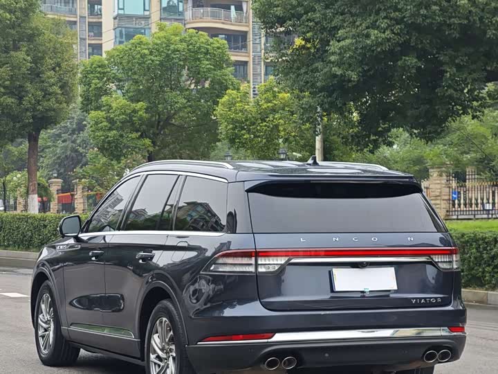 Фото 6 - Lincoln Aviator