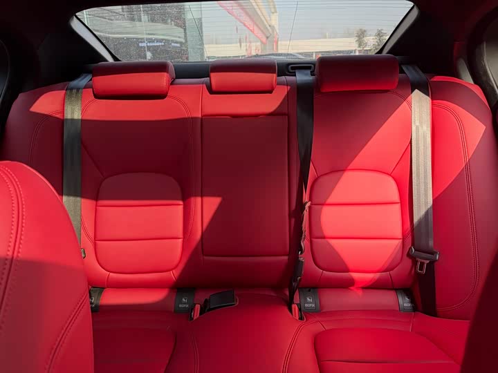 Фото 4 - Jaguar XE L