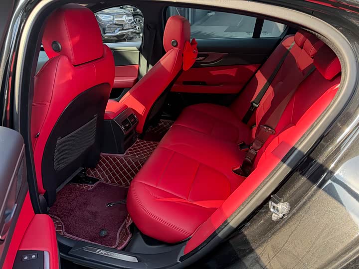 Фото 5 - Jaguar XE L