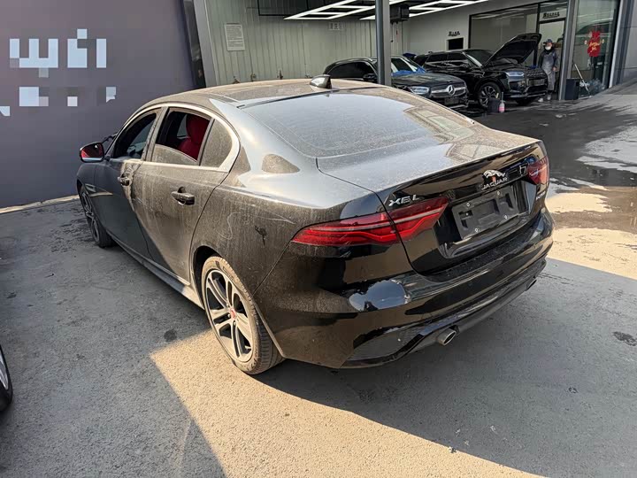 Фото 7 - Jaguar XE L