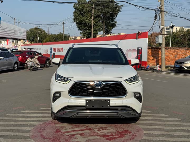 Фото 2 - Toyota Highlander