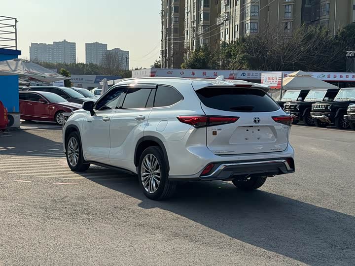 Фото 3 - Toyota Highlander