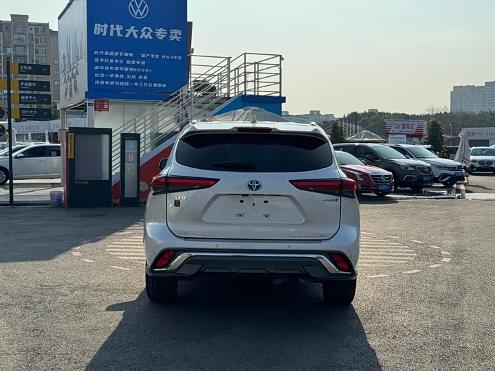 Фото 4 - Toyota Highlander