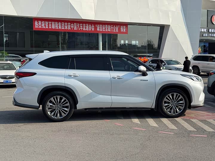 Фото 6 - Toyota Highlander