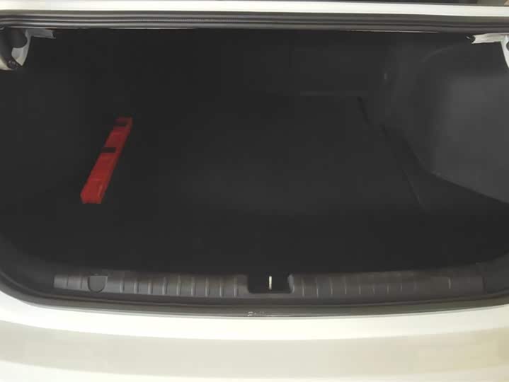 Фото 4 - Geely Emgrand