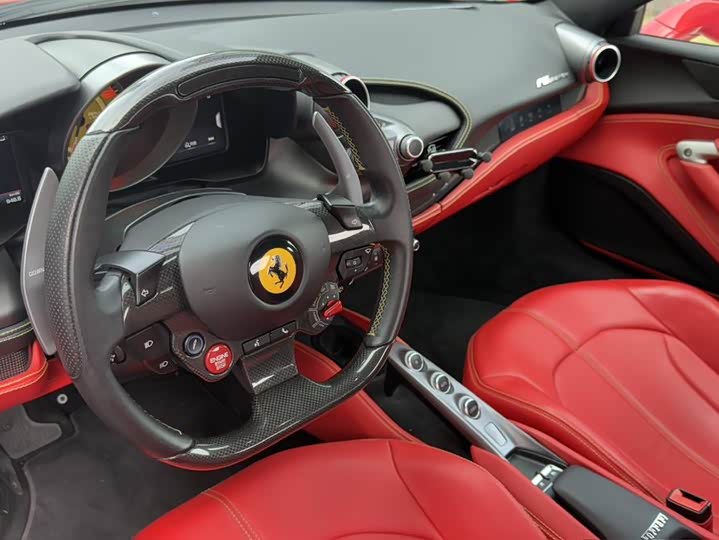 Фото 9 - Ferrari F8