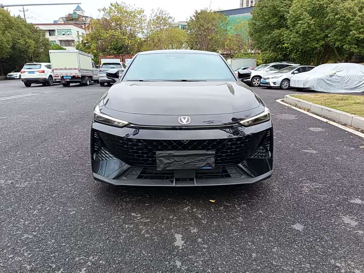 Фото 2 - Changan UNI-V