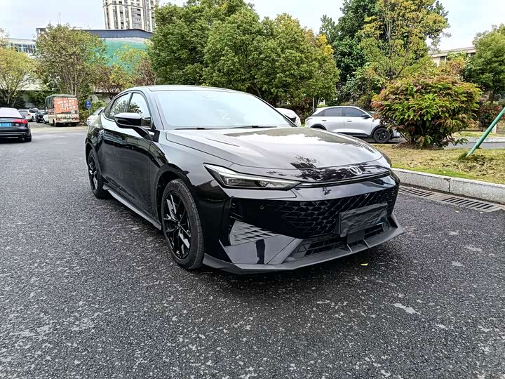 Фото 3 - Changan UNI-V