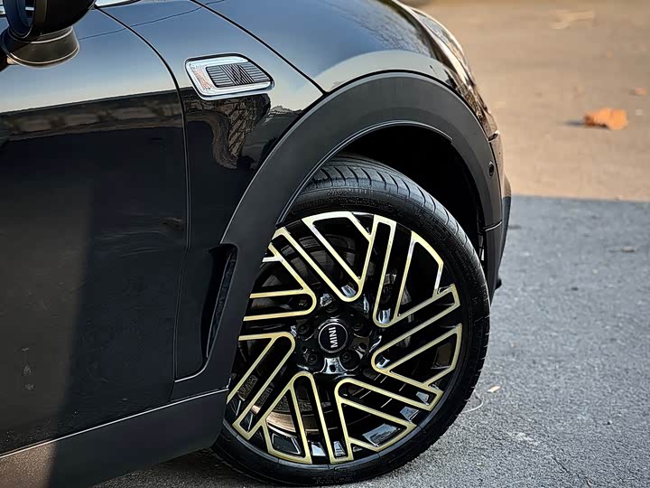 Фото 3 - Mini Clubman