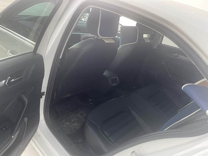 Фото 8 - Volkswagen Lamando L