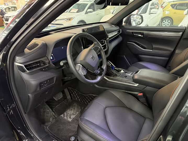 Фото 8 - Toyota Crown Kluger