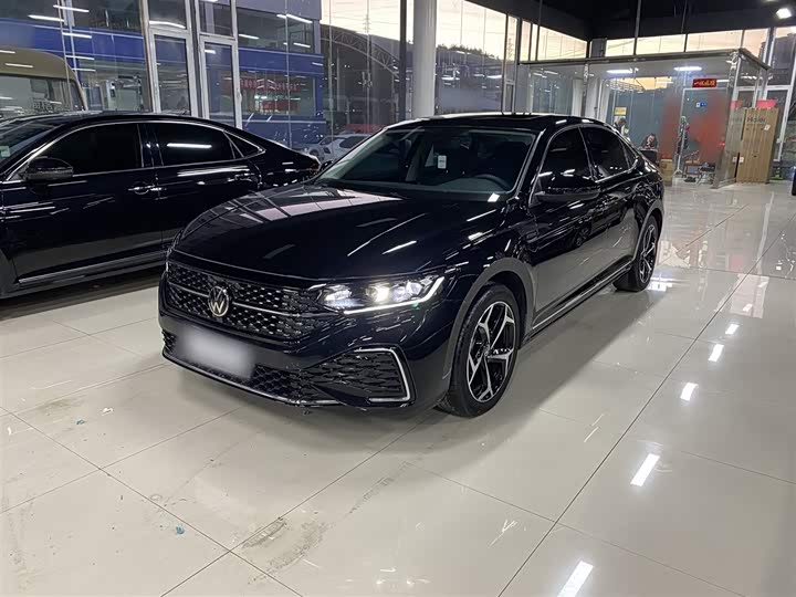 Фото 1 - Volkswagen Passat