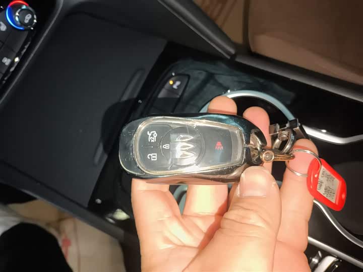 Фото 9 - Buick Regal