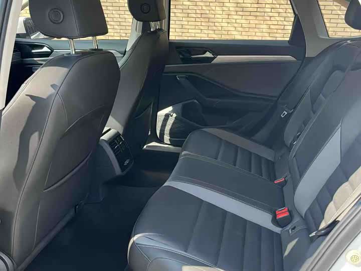 Фото 7 - Volkswagen Sagitar L