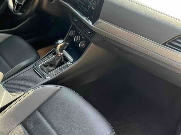 Фото 8 - Volkswagen Sagitar L