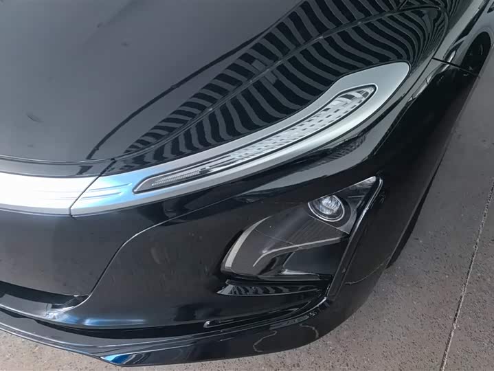 Фото 5 - Hongqi E-QM5