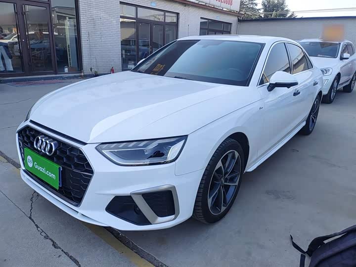 Фото 1 - Audi A4L