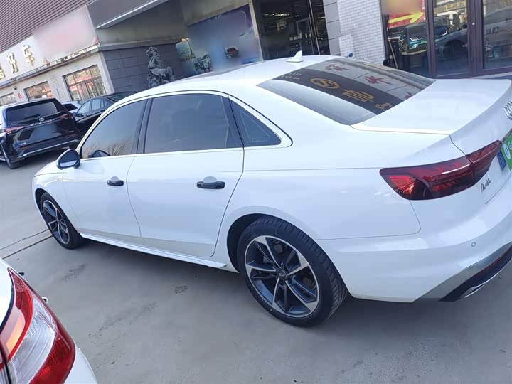 Фото 5 - Audi A4L